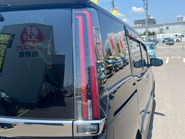 トヨタ ノア ２．０ ＳＩ ＷＸＢＩＩＩ ４ＷＤ R3年 (九州・沖縄) 99