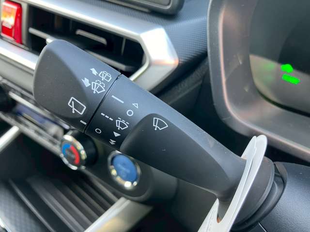ダイハツ ロッキー １．２ プレミアム Ｇ ＨＥＶ R8年 (九州・沖縄) 99