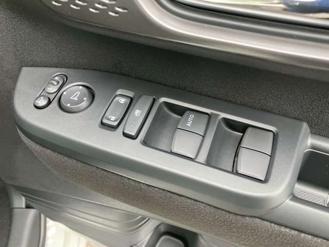 ホンダ Ｎ　ＢＯＸ カスタム ６６０ ターボ R8年 (九州・沖縄) 99