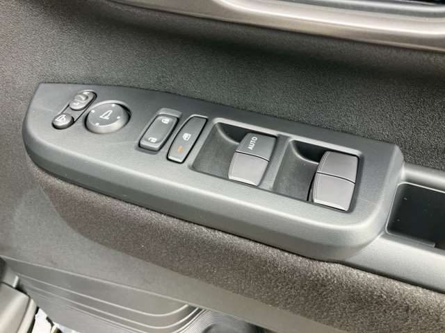 ホンダ Ｎ　ＢＯＸ カスタム ６６０ ターボ R8年 (九州・沖縄) 99