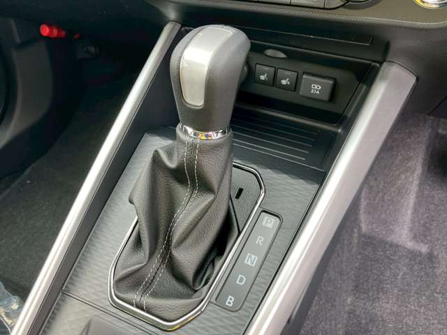 トヨタ ライズ　ハイブリッド ハイブリッド １．２ Ｚ R8年 (九州・沖縄) 99