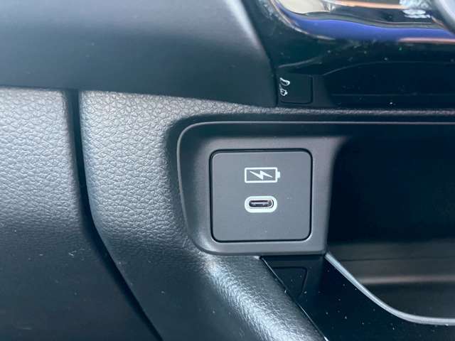 ホンダ ヴェゼル １．５ Ｅ：ＨＥＶ Ｚ プレイパッケージ R8年 (九州・沖縄) 99