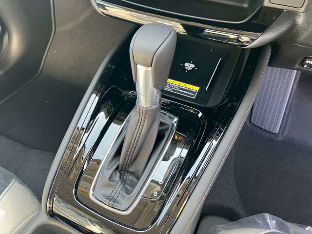 ホンダ ヴェゼル １．５ Ｅ：ＨＥＶ Ｚ プレイパッケージ R8年 (九州・沖縄) 99
