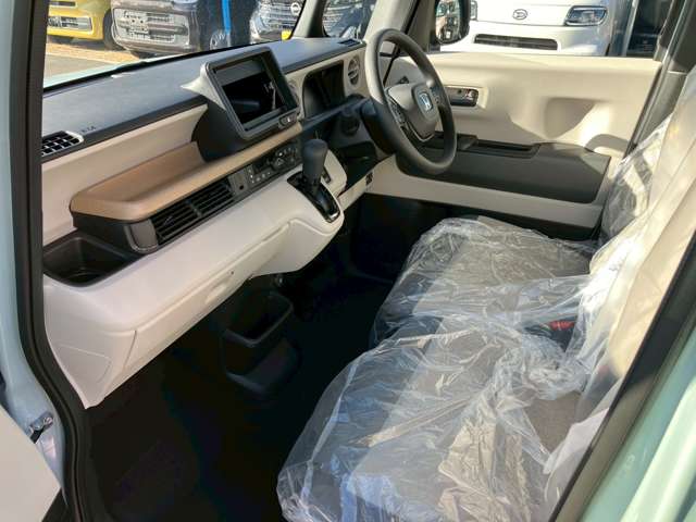 ホンダ Ｎ　ＢＯＸ ６６０ ファッションスタイル ２トーン R8年 (九州・沖縄) 99