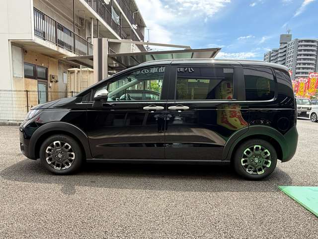 ホンダ フリード　ハイブリッド １．５ Ｅ：ＨＥＶ クロスター R8年 (九州・沖縄) 99
