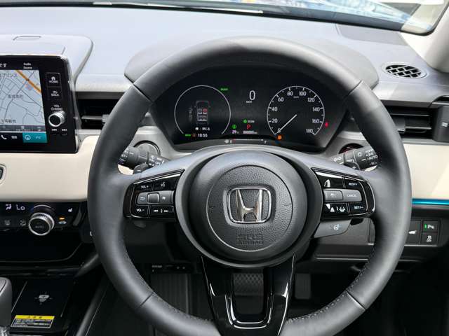 ホンダ ヴェゼル １．５ Ｅ：ＨＥＶ Ｚ プレイパッケージ R8年 (九州・沖縄) 99