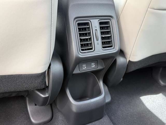ホンダ ヴェゼル １．５ Ｅ：ＨＥＶ Ｚ プレイパッケージ R8年 (九州・沖縄) 99
