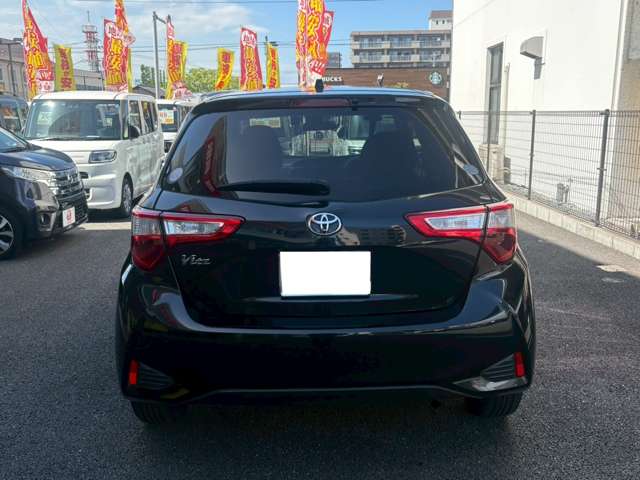 トヨタ ヴィッツ １．０ Ｆ セーフティ エディションＩＩＩ R1年 (九州・沖縄) 99