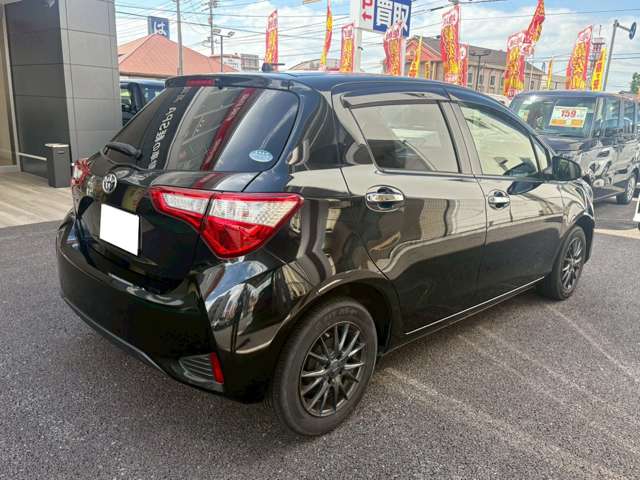 トヨタ ヴィッツ １．０ Ｆ セーフティ エディションＩＩＩ R1年 (九州・沖縄) 99