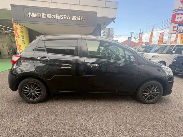 トヨタ ヴィッツ １．０ Ｆ セーフティ エディションＩＩＩ R1年 (九州・沖縄) 99