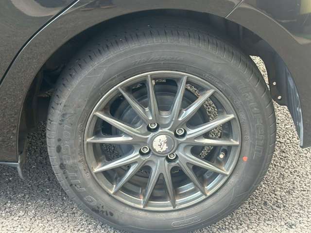 トヨタ ヴィッツ １．０ Ｆ セーフティ エディションＩＩＩ R1年 (九州・沖縄) 99