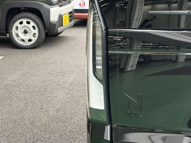 ホンダ Ｎ　ＢＯＸ カスタム ６６０ ブラック スタイル R8年 (九州・沖縄) 99