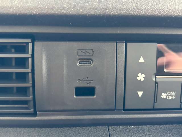 ホンダ Ｎ　ＢＯＸ カスタム ６６０ ターボ R8年 (九州・沖縄) 99