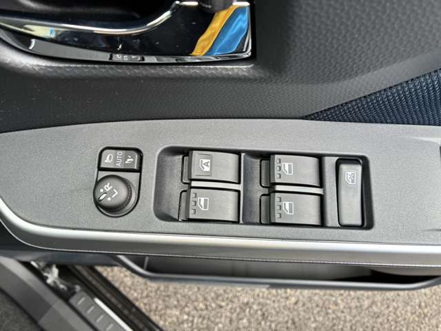 トヨタ ルーミー １．０ カスタム Ｇ R8年 (九州・沖縄) 99