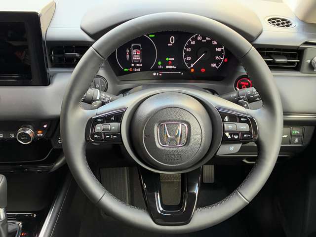 ホンダ ヴェゼル １．５ Ｅ：ＨＥＶ Ｚ R8年 (九州・沖縄) 99