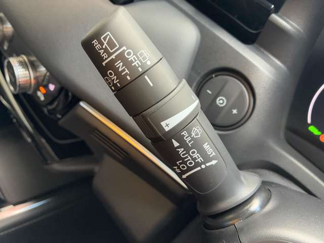 ホンダ ヴェゼル １．５ Ｅ：ＨＥＶ Ｚ R8年 (九州・沖縄) 99