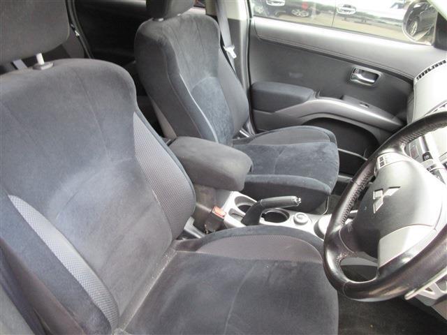 三菱 アウトランダー ２．４ ２４Ｇ ４ＷＤ H23年 (関東) 99