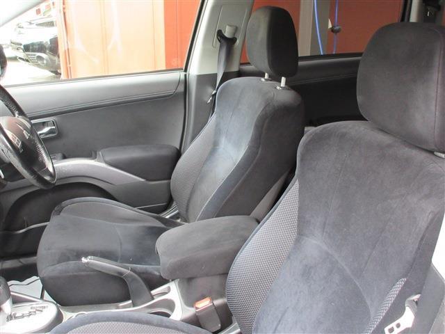 三菱 アウトランダー ２．４ ２４Ｇ ４ＷＤ H23年 (関東) 99