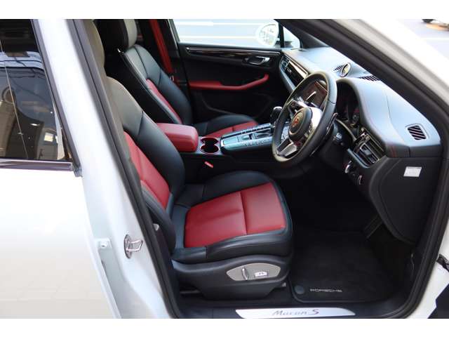 ポルシェ マカン Ｓ ＰＤＫ ４ＷＤ R2年 () 99