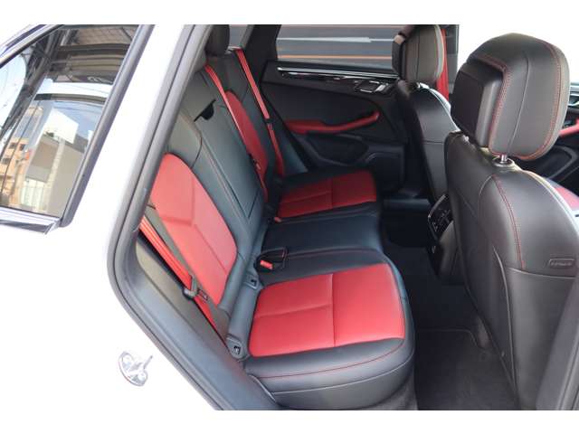 ポルシェ マカン Ｓ ＰＤＫ ４ＷＤ R2年 () 99