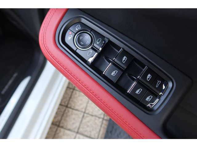 ポルシェ マカン Ｓ ＰＤＫ ４ＷＤ R2年 () 99