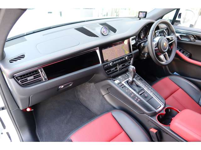 ポルシェ マカン Ｓ ＰＤＫ ４ＷＤ R2年 () 99