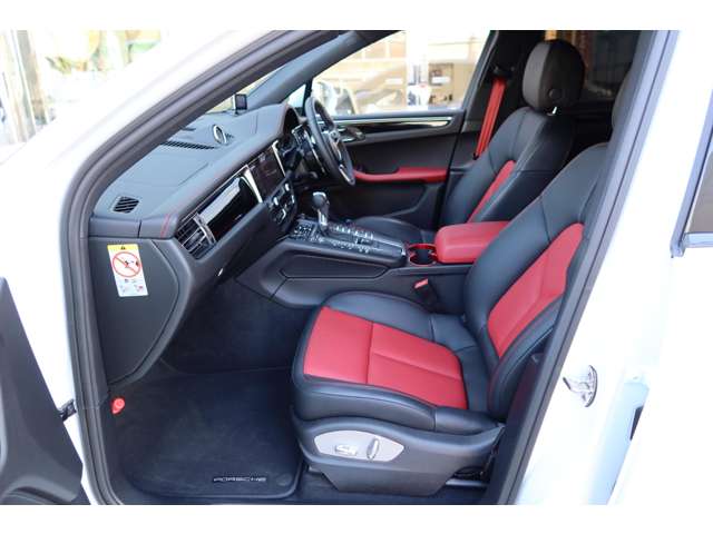 ポルシェ マカン Ｓ ＰＤＫ ４ＷＤ R2年 () 99