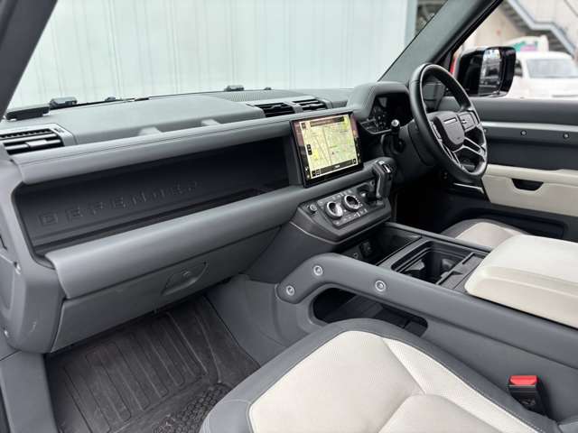 ランドローバー ディフェンダー １１０ Ｘダイナミック ＨＳＥ ３．０Ｌ Ｄ３００ ディーゼルターボ ４ＷＤ R5年 () 99
