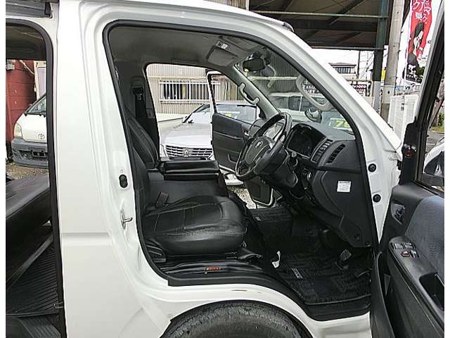 トヨタ ハイエースバン ３．０ スーパーＧＬ ロング ディーゼルターボ H26年 (近畿) 99