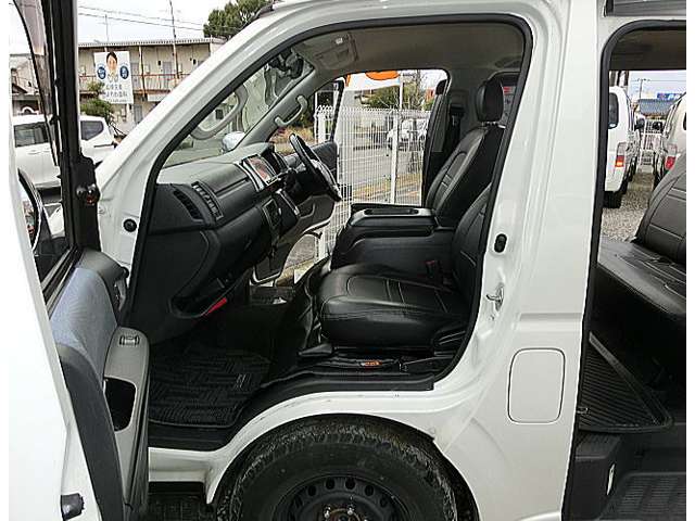 トヨタ ハイエースバン ３．０ スーパーＧＬ ロング ディーゼルターボ H26年 (近畿) 99