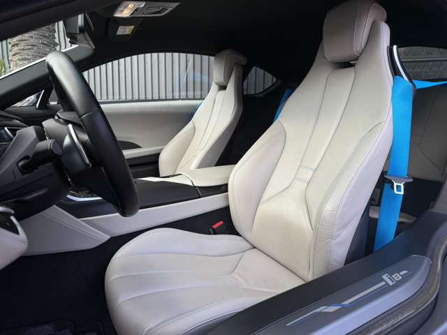 ＢＭＷ ｉ８ ベースモデル H27年 (東海) 99