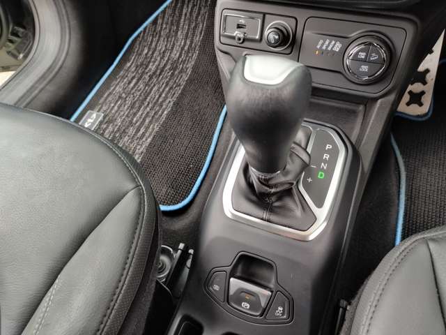 ジープ レネゲード リミテッド ４ＸＥ ４ＷＤ R5年 (近畿) 99