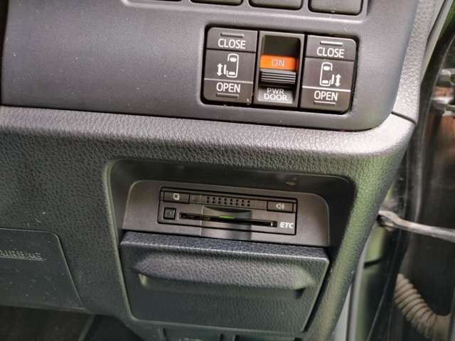 トヨタ ヴォクシー ２．０ ＺＳ 煌 H27年 (近畿) 99