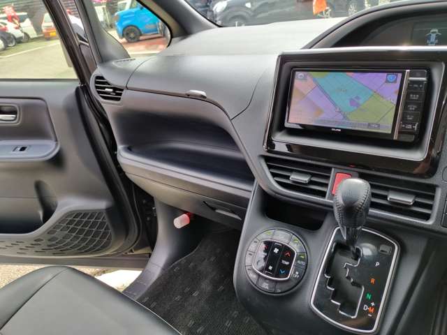 トヨタ ヴォクシー ２．０ ＺＳ 煌 H27年 (近畿) 99