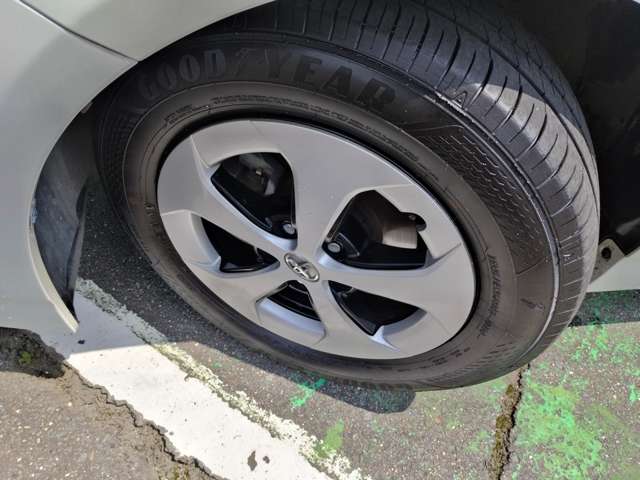 トヨタ プリウス １．８ Ｓ H27年 (近畿) 99