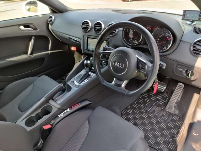 アウディ ＴＴ クーペ　１．８　ＴＦＳＩ H26年 (近畿) 99
