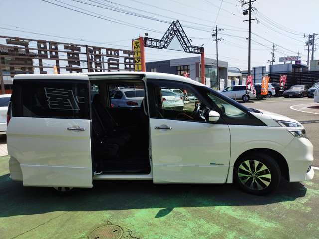 日産 セレナ ２．０ ハイウェイスターＧ H28年 (近畿) 99