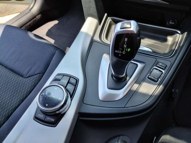 ＢＭＷ ３シリーズ ３２０ｄ H26年 (近畿) 99