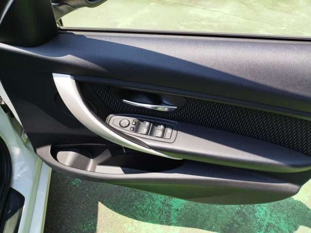 ＢＭＷ ３シリーズ ３２０ｄ H26年 (近畿) 99