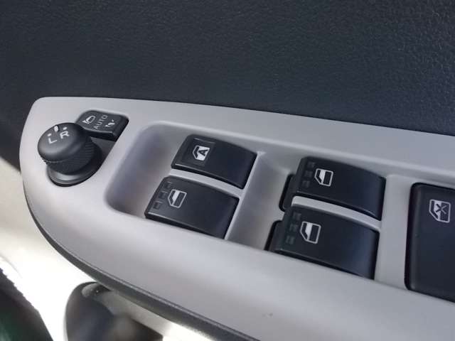 トヨタ パッソ １．０ モーダ Ｓ ４ＷＤ H30年 () 99