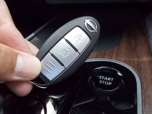 日産 ノートオーラ １．２ Ｇ レザーエディション R4年 () 99