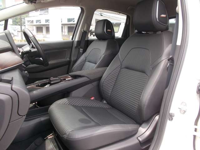 日産 ノートオーラ １．２ Ｇ レザーエディション R4年 () 99