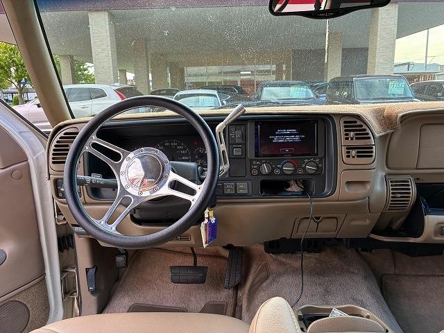 シボレー サバーバン １５００ＬＴ ５．３ Ｖ８ ４ＷＤ H13年 (近畿) 99