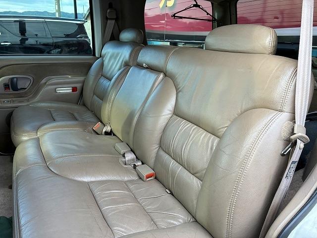 シボレー サバーバン １５００ＬＴ ５．３ Ｖ８ ４ＷＤ H13年 (近畿) 99