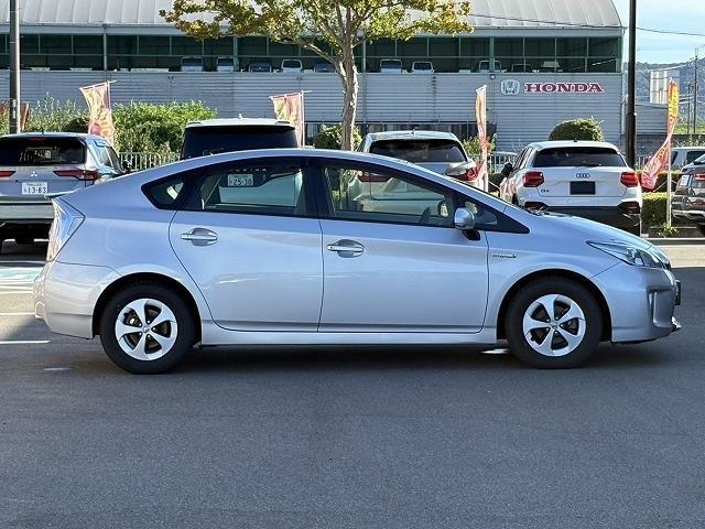 トヨタ プリウス １．８ Ｓ H25年 (近畿) 99