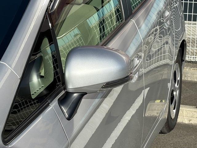 トヨタ プリウス １．８ Ｓ H25年 (近畿) 99