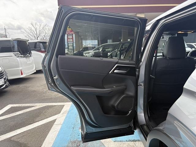 三菱 アウトランダーＰＨＥＶ ＰＨＥＶ ２．４ ブラック エディション ４ＷＤ R5年 (近畿) 99