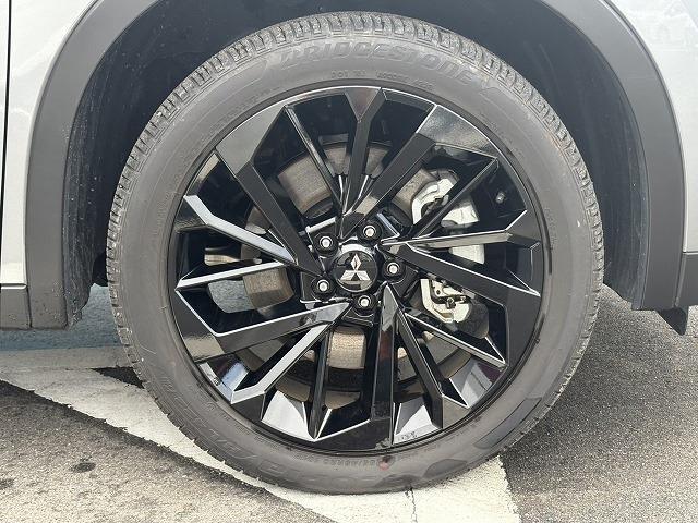 三菱 アウトランダーＰＨＥＶ ＰＨＥＶ ２．４ ブラック エディション ４ＷＤ R5年 (近畿) 99