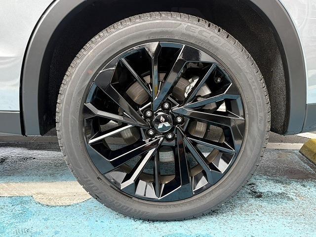 三菱 アウトランダーＰＨＥＶ ＰＨＥＶ ２．４ ブラック エディション ４ＷＤ R5年 (近畿) 99