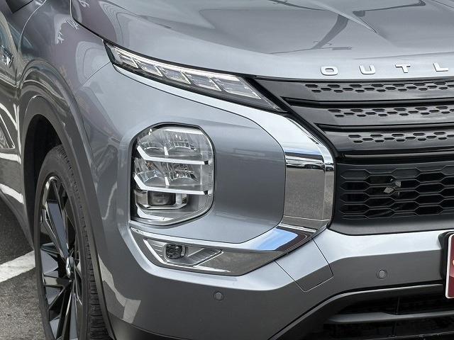 三菱 アウトランダーＰＨＥＶ ＰＨＥＶ ２．４ ブラック エディション ４ＷＤ R5年 (近畿) 99